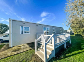 Superb 6 Berth Caravan With Decking At Seawick Holiday Park, Essex Ref 27009Mv
